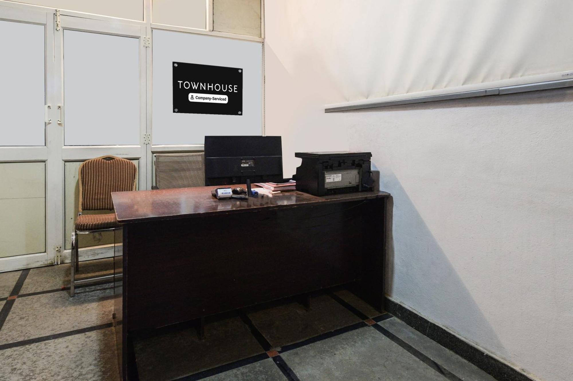 Super Townhouse Alwal Road Hotel Trimulgherry Exterior foto