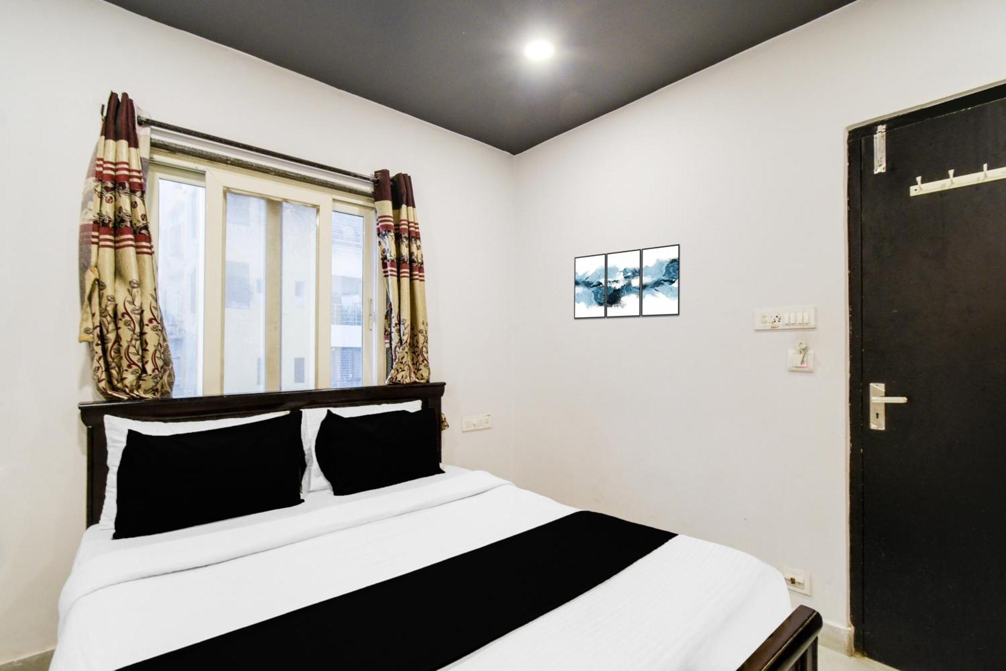 Super Townhouse Alwal Road Hotel Trimulgherry Exterior foto