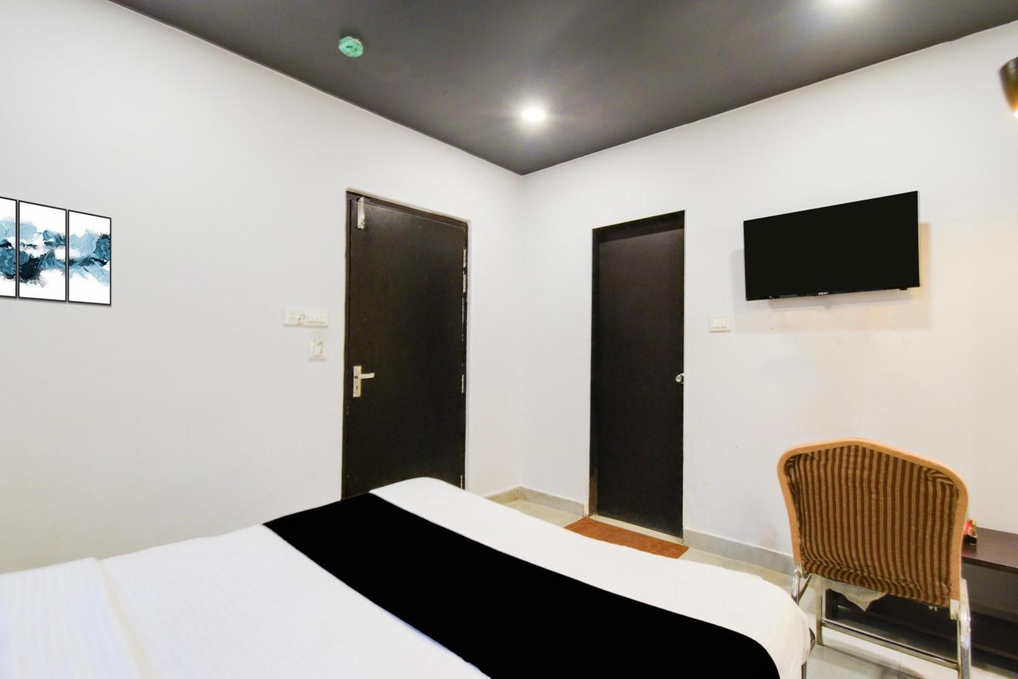 Super Townhouse Alwal Road Hotel Trimulgherry Exterior foto
